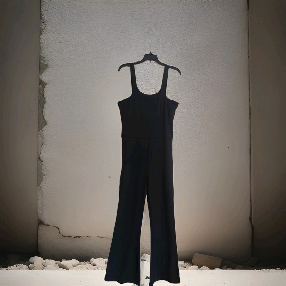 Jessica Simpson  Active Jumpsuit Women's Lg Black Stretchy Built in Bra Wide Leg